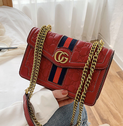 Bolsa Retrô Com Alça De Corrente